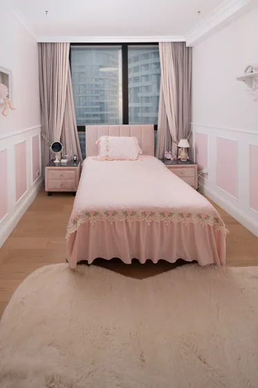 An additional private-room view