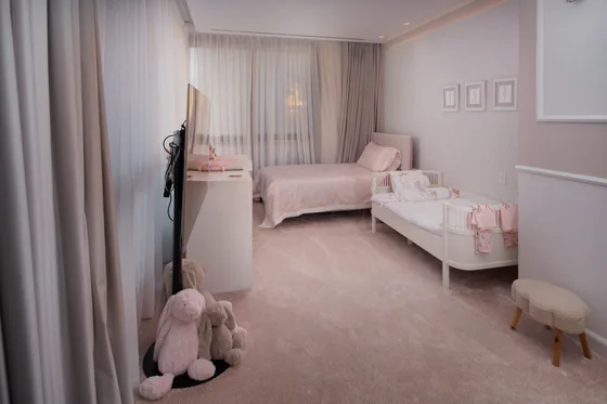 Another private-room composition